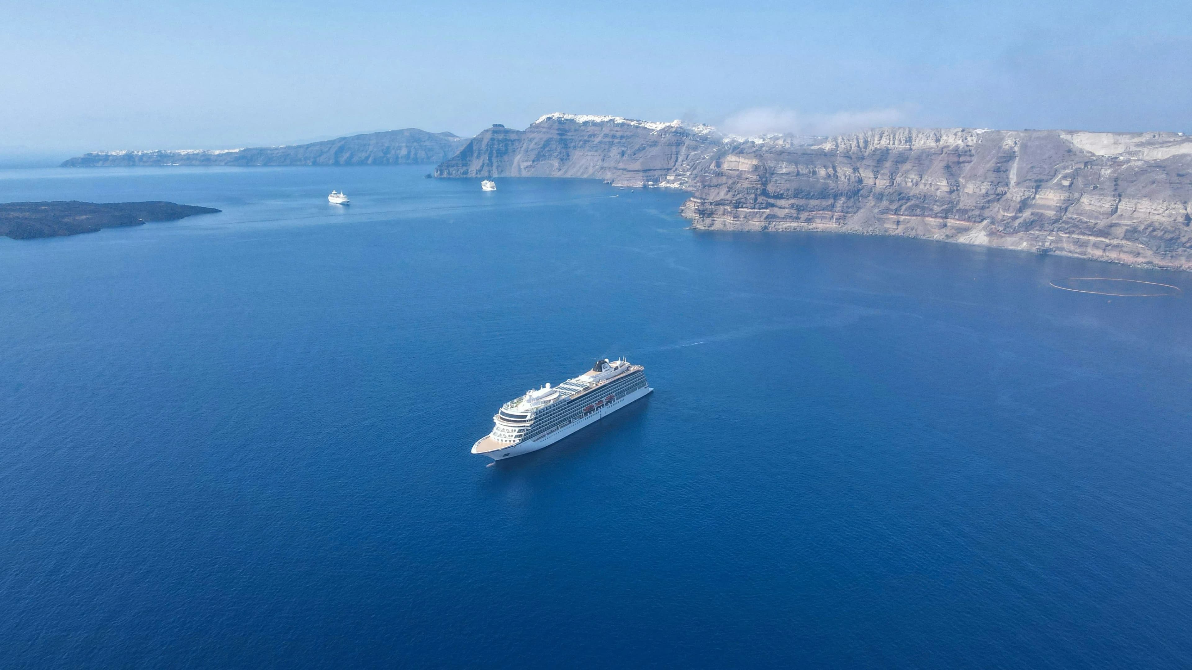 Comment arriver à Amorgos — Le guide complet des ferries