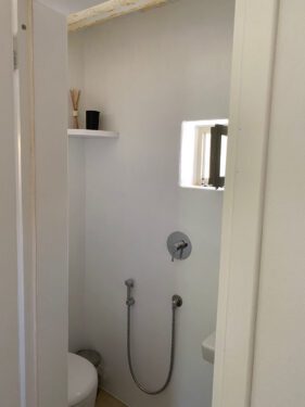 Small bedroom Bathroom